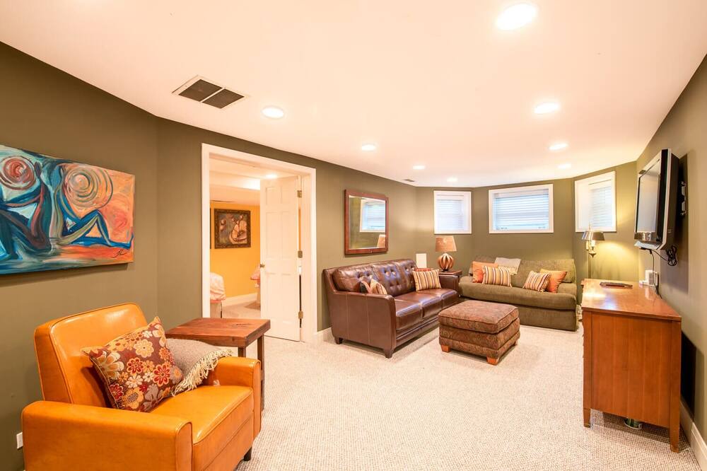 Photo of Livingroom in Lakeview