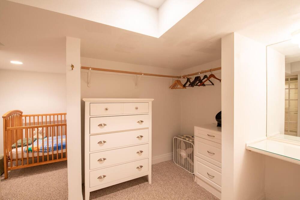 Photo of Bedroom in Lakeview