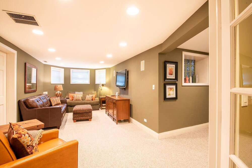 Photo of Livingroom in Lakeview