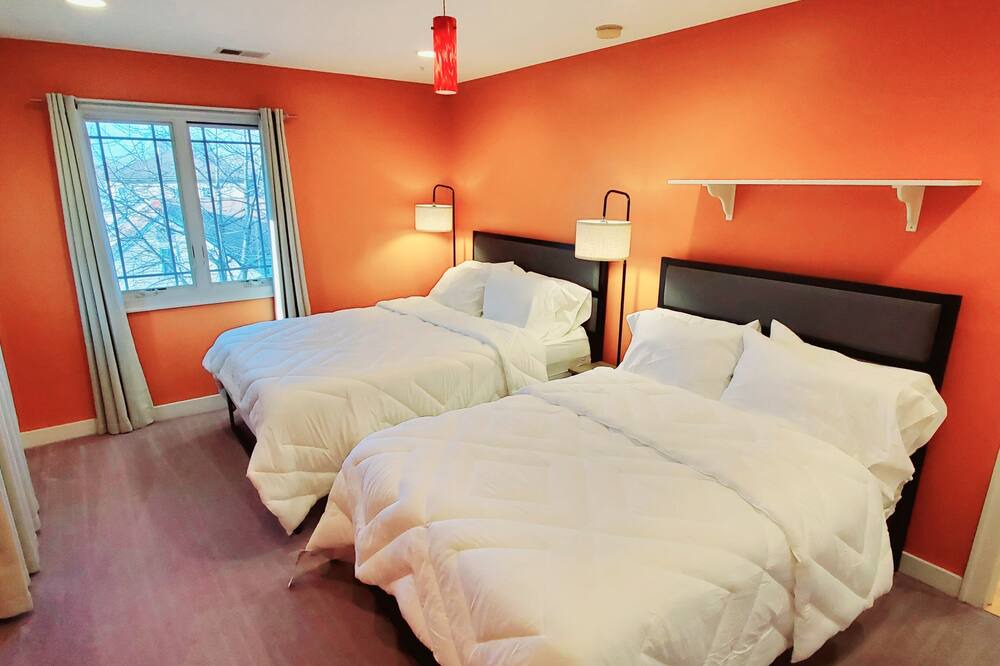 Photo of Bedroom in Justice