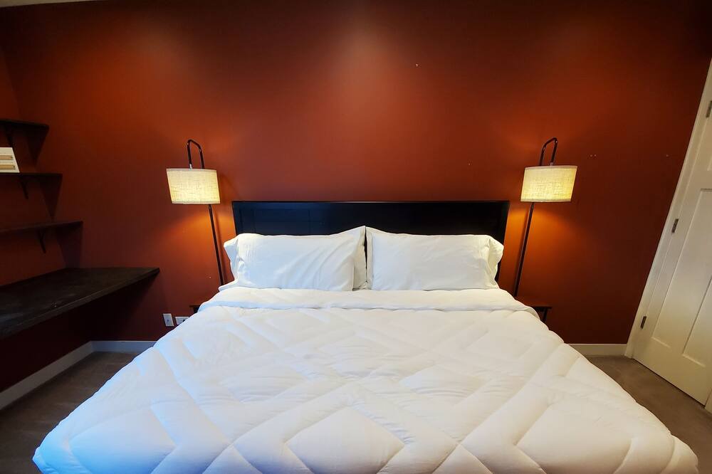 Photo of Bedroom in Justice