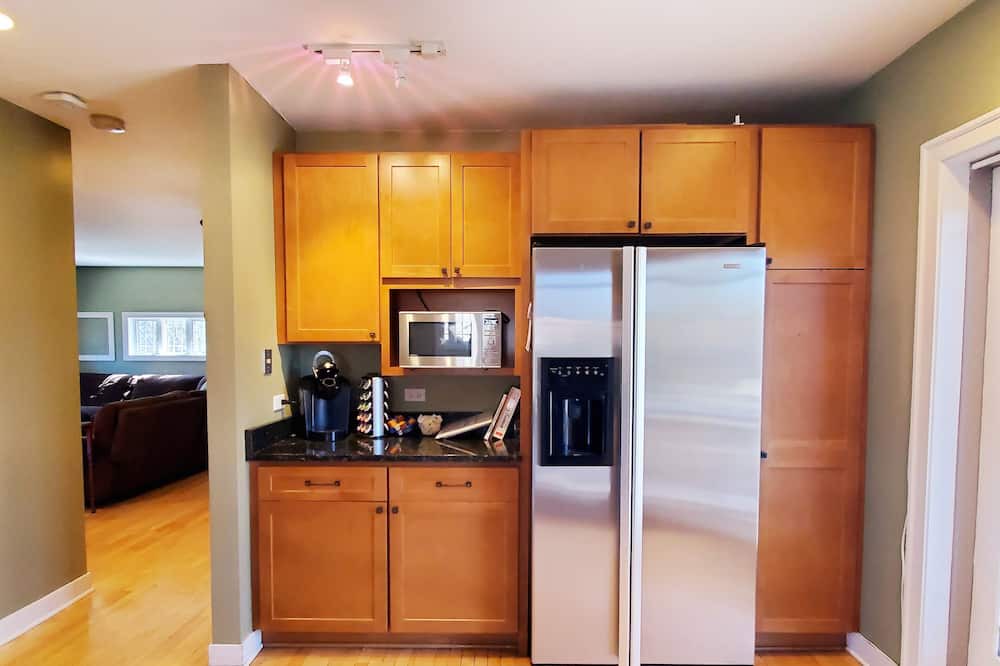 Photo of Kitchen in Justice