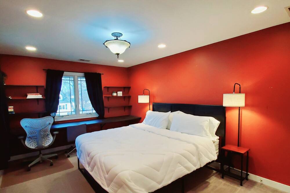 Photo of Bedroom in Justice