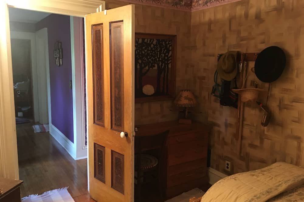 Photo of Bedroom in Holcomb