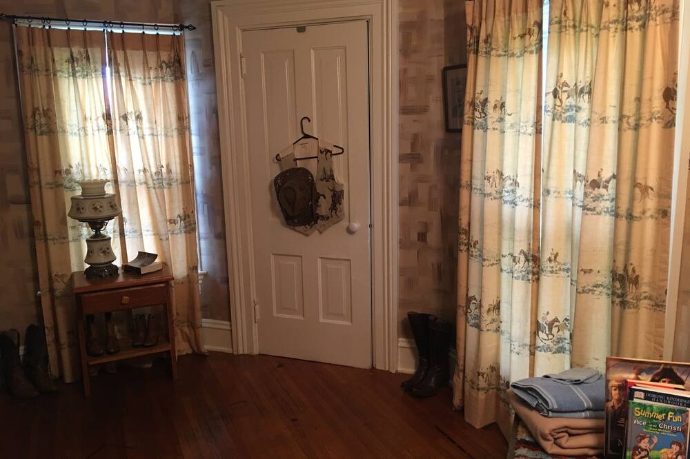 Photo of Bedroom in Holcomb