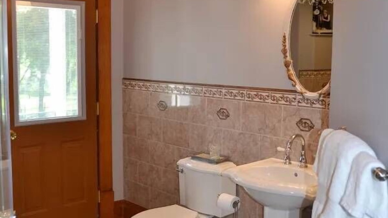 Photo of Bathroom in Prairie du Rocher