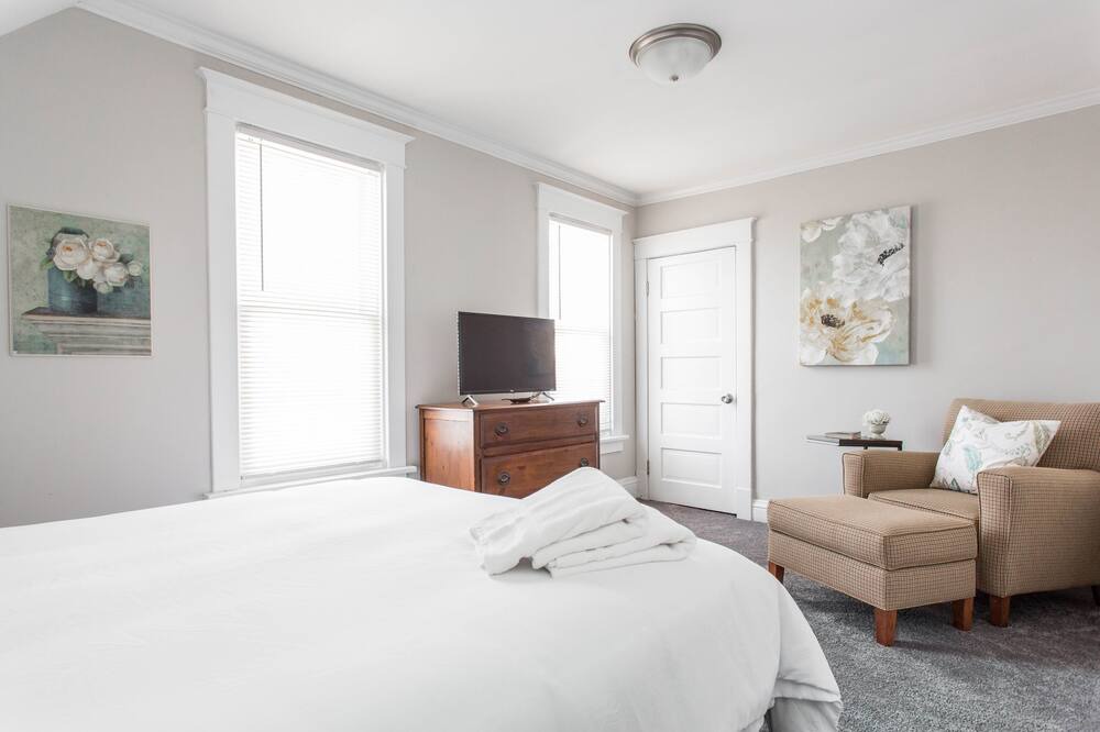 Photo of Bedroom in Libertyville