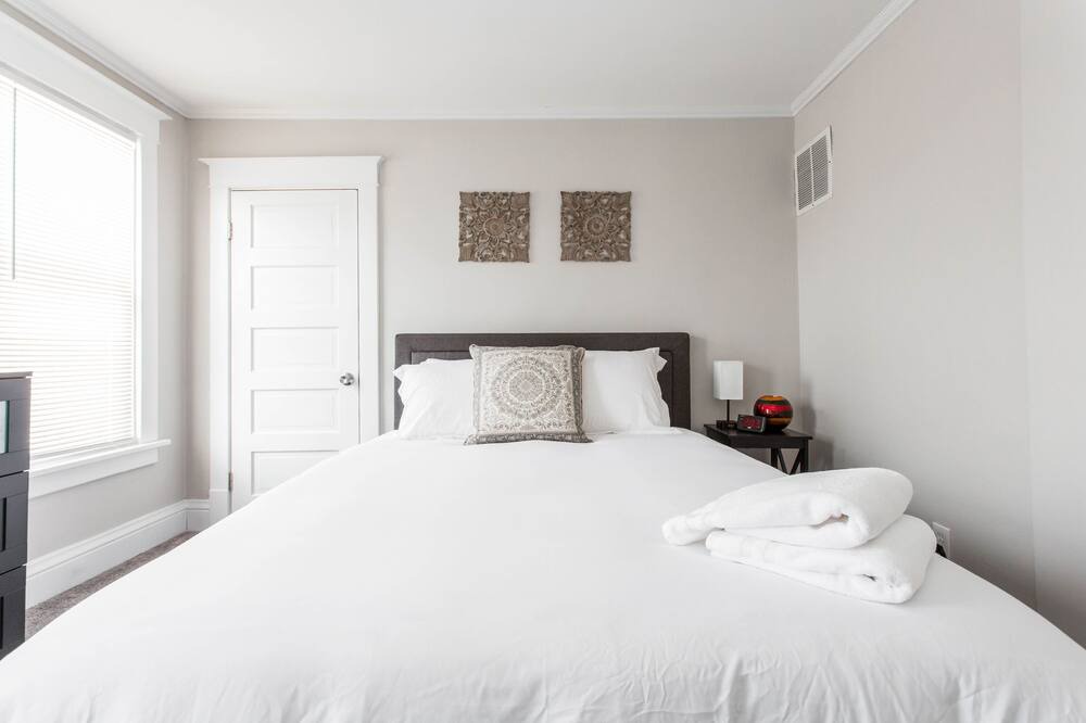 Photo of Bedroom in Libertyville