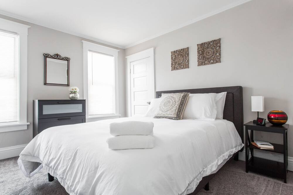 Photo of Bedroom in Libertyville
