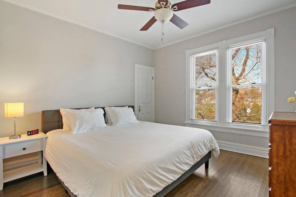Photo of Bedroom in Libertyville