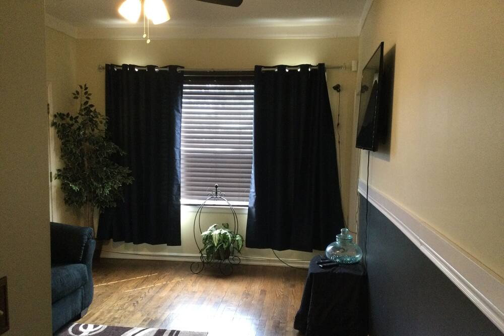 Photo of Livingroom in Calumet Park