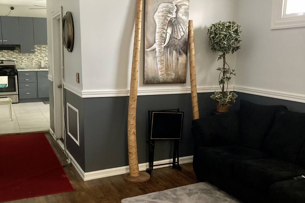 Photo of Livingroom in Calumet Park