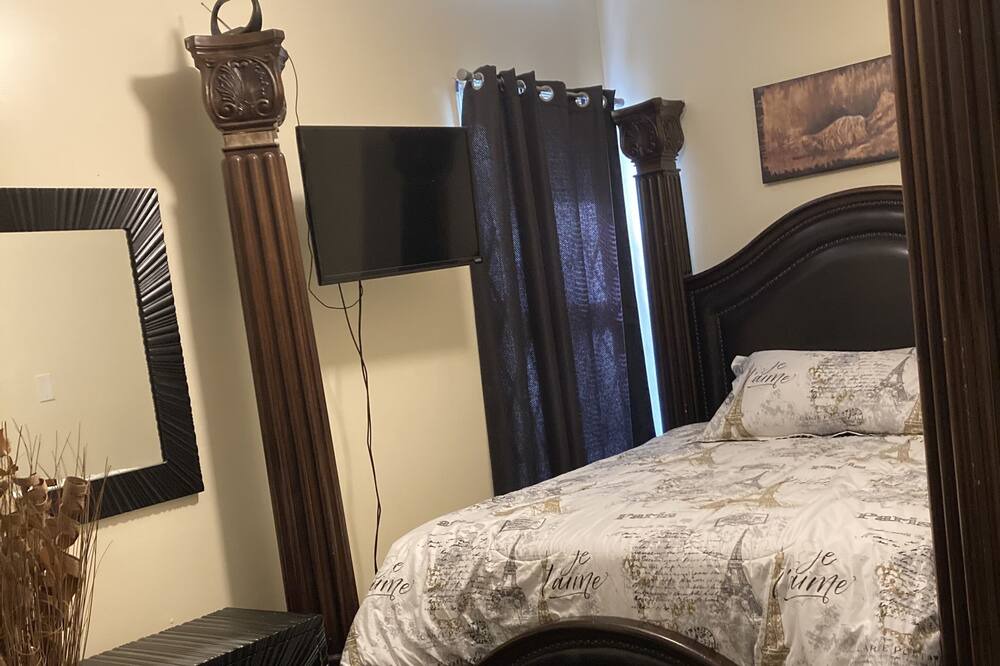 Photo of Bedroom in Calumet Park
