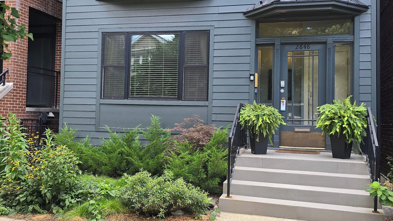 Photo of Outdoor in Lakeview