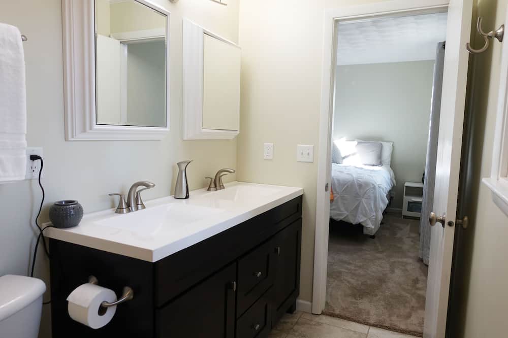 Photo of Bathroom in Scheller