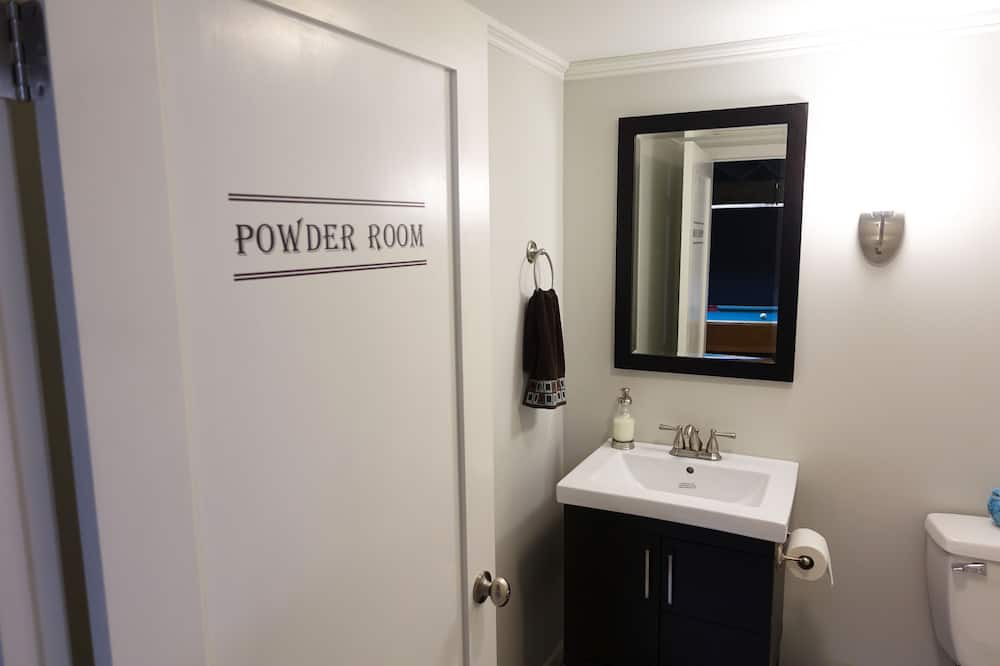 Photo of Bathroom in Scheller