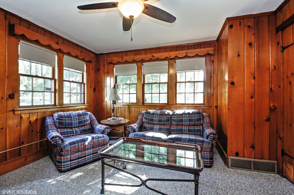 Photo of Bedroom in Antioch