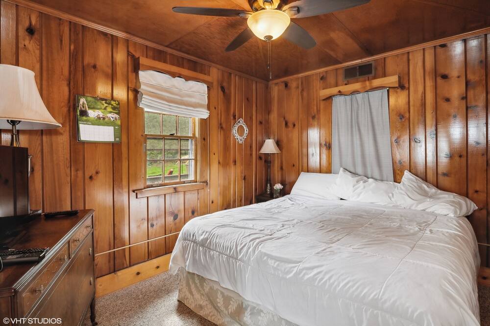 Photo of Bedroom in Antioch