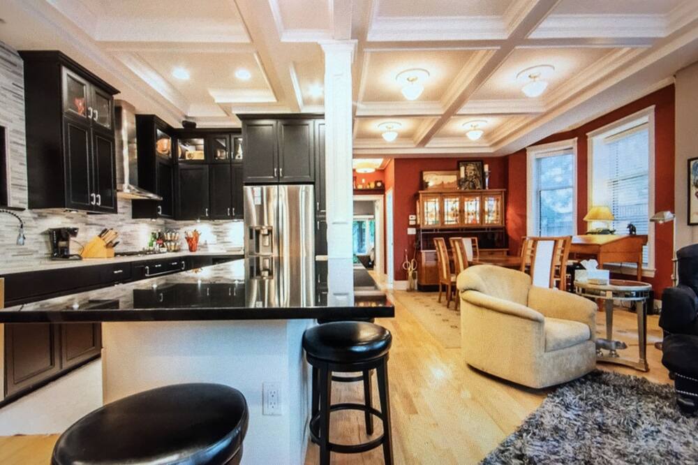 Photo of Bedroom in Ravenswood