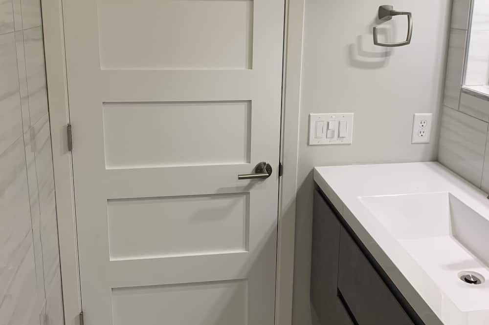 Photo of Bathroom in Shiloh