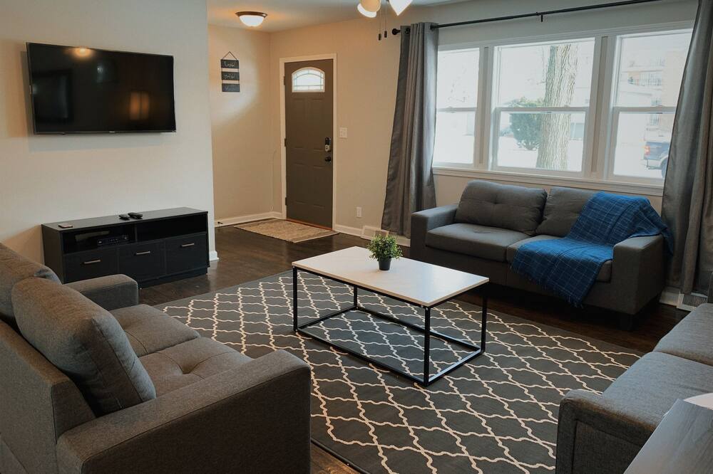 Photo of Livingroom in Aurora