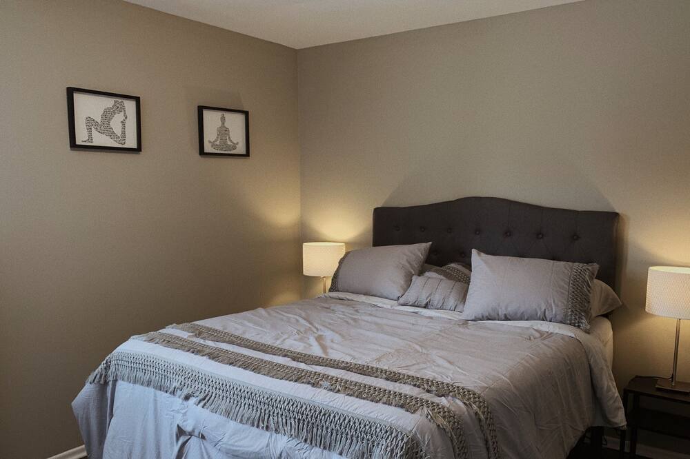 Photo of Bedroom in Aurora