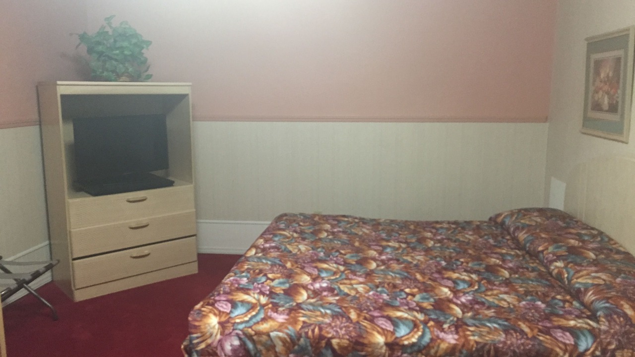 Photo of Bedroom in Carlinville