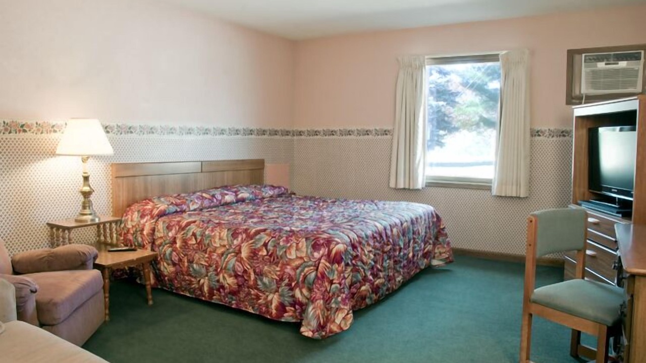 Photo of Bedroom in Carlinville