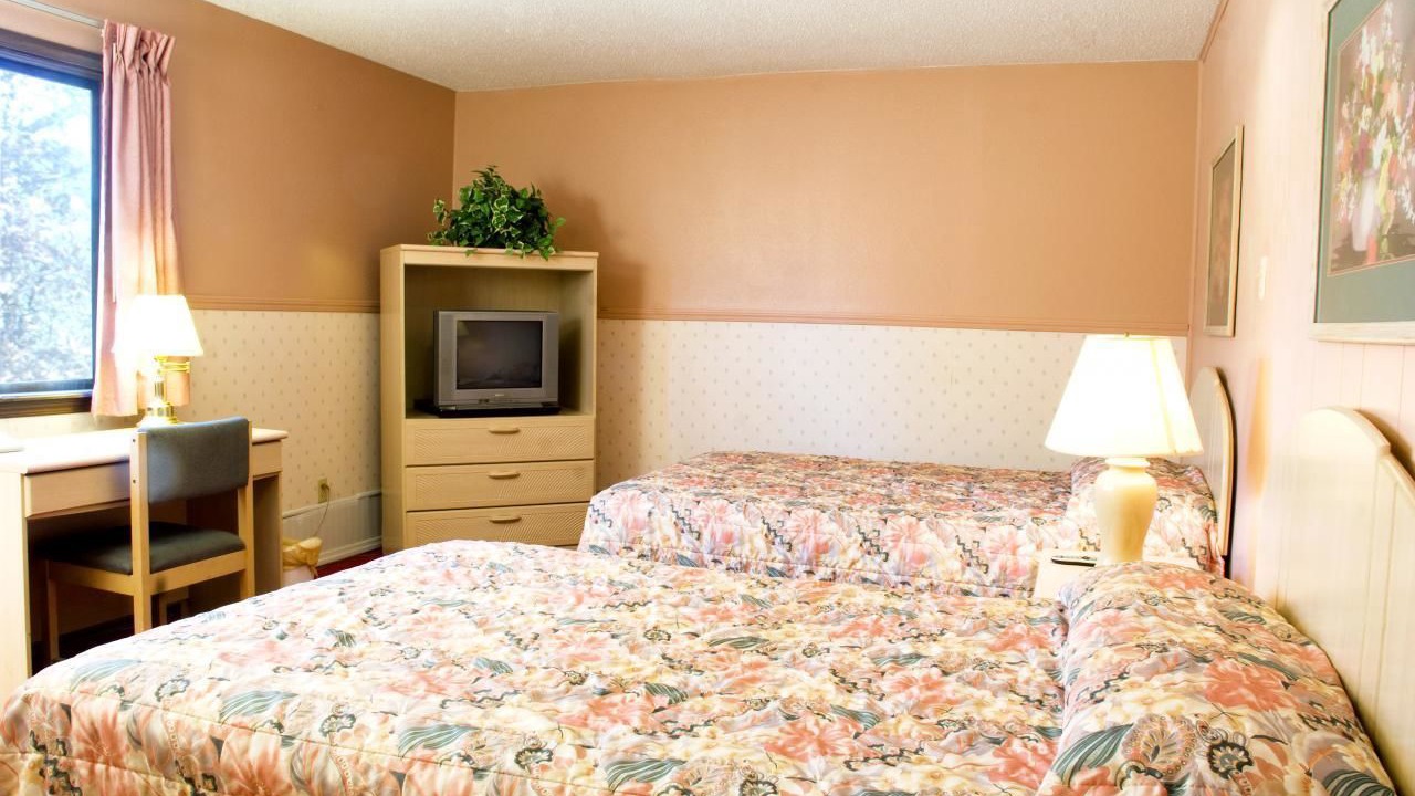 Photo of Bedroom in Carlinville