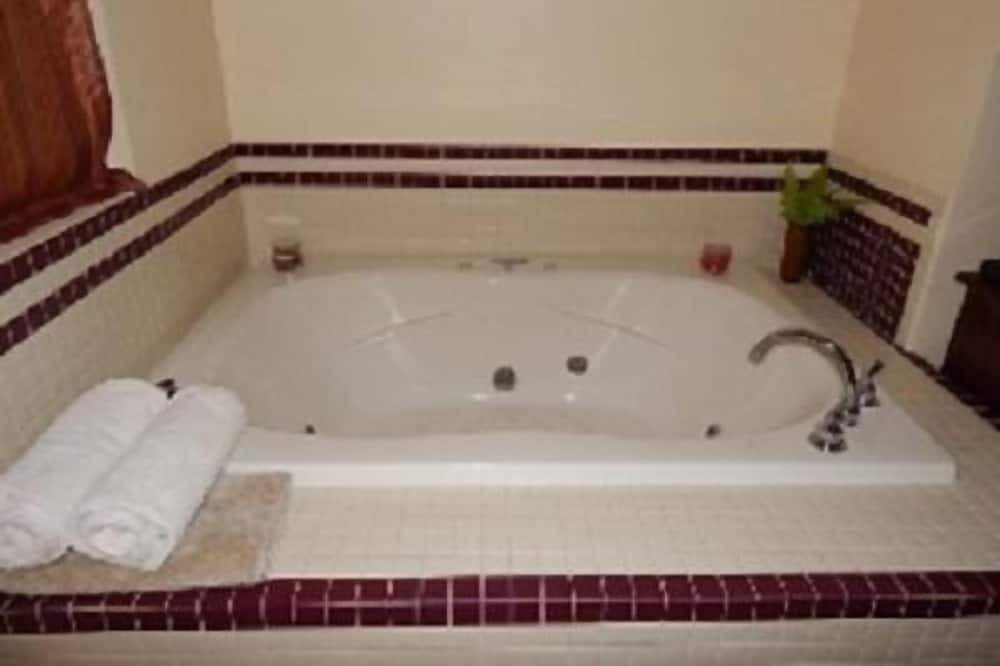 Photo of Bathroom in The Galena Territory