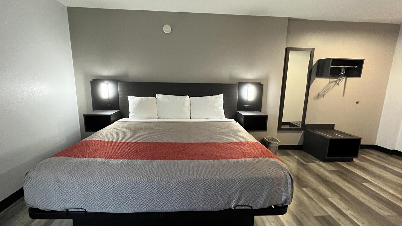 Photo of Bedroom in Urbana