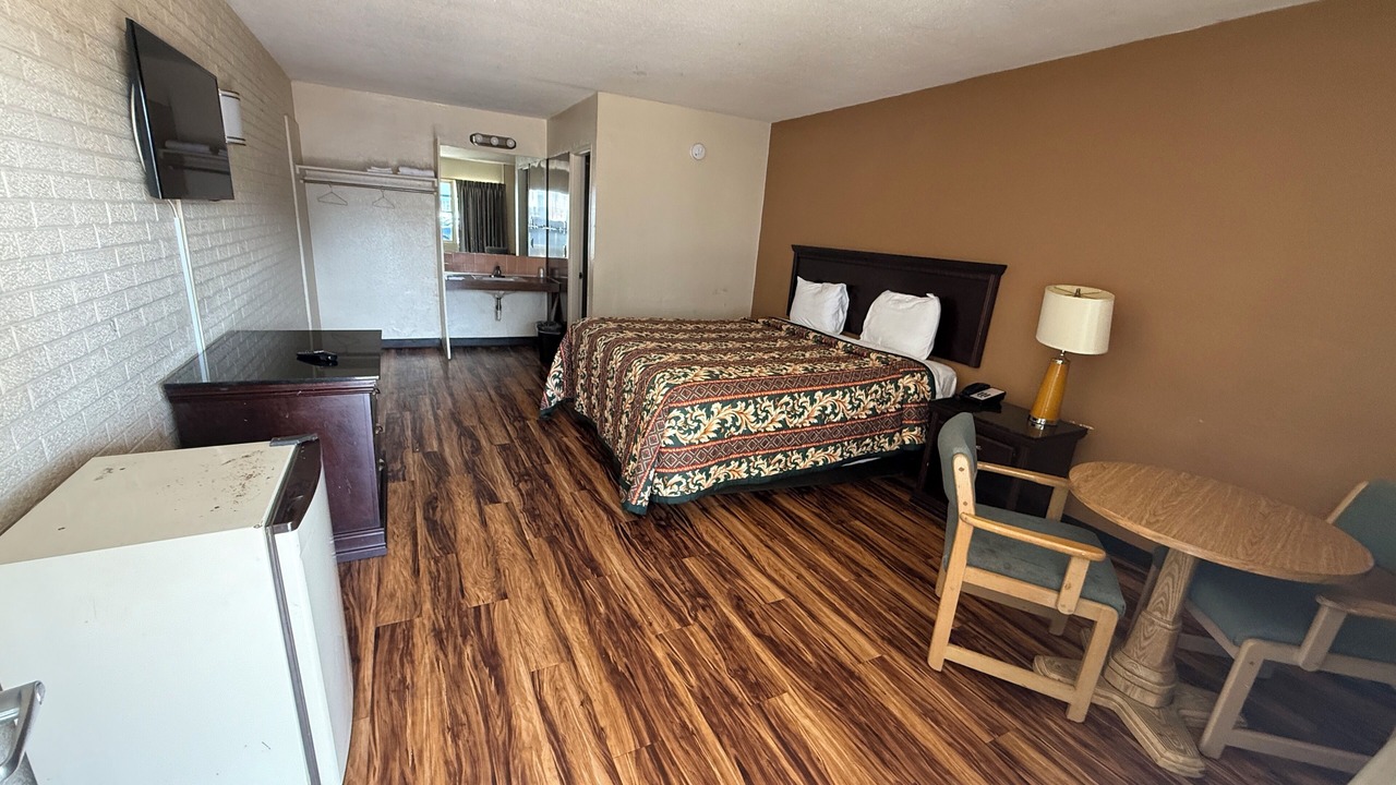 Photo of Bedroom in Belleville