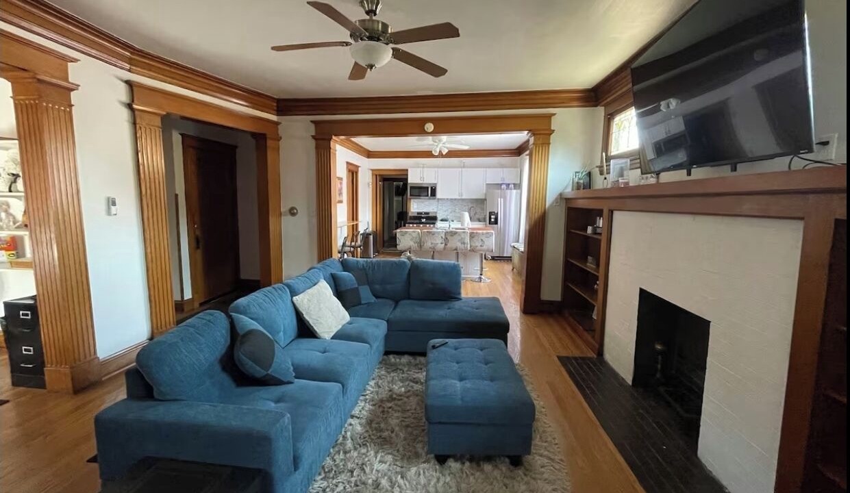Photo of Livingroom in Blue Island