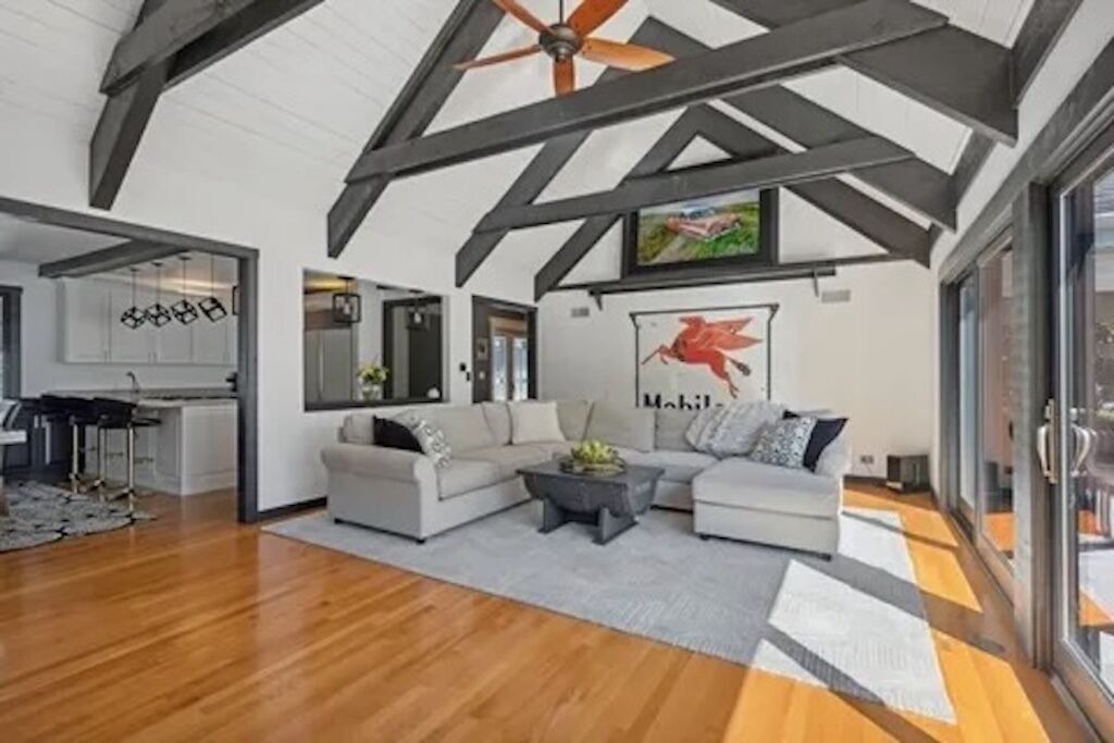 Photo of Livingroom in Green Oaks