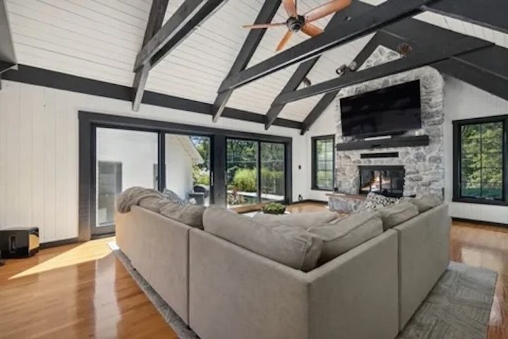 Photo of Livingroom in Green Oaks