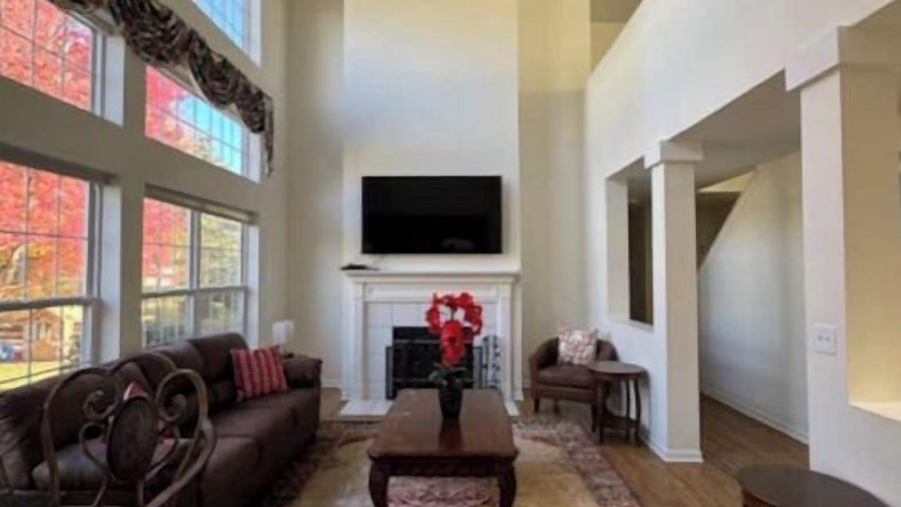 Photo of Livingroom in Crystal Lake