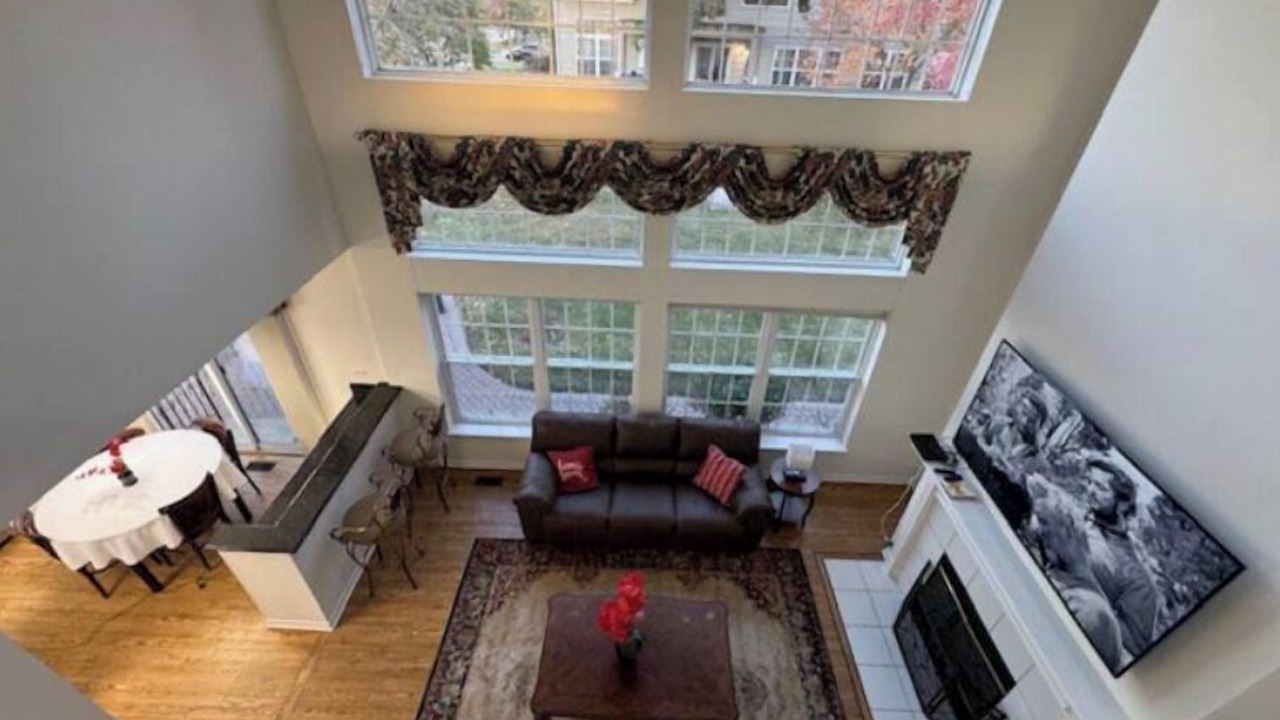 Photo of Livingroom in Crystal Lake