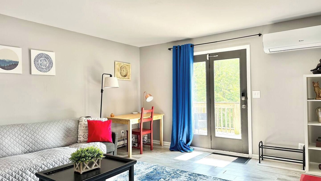 Photo of Livingroom in Yorkville