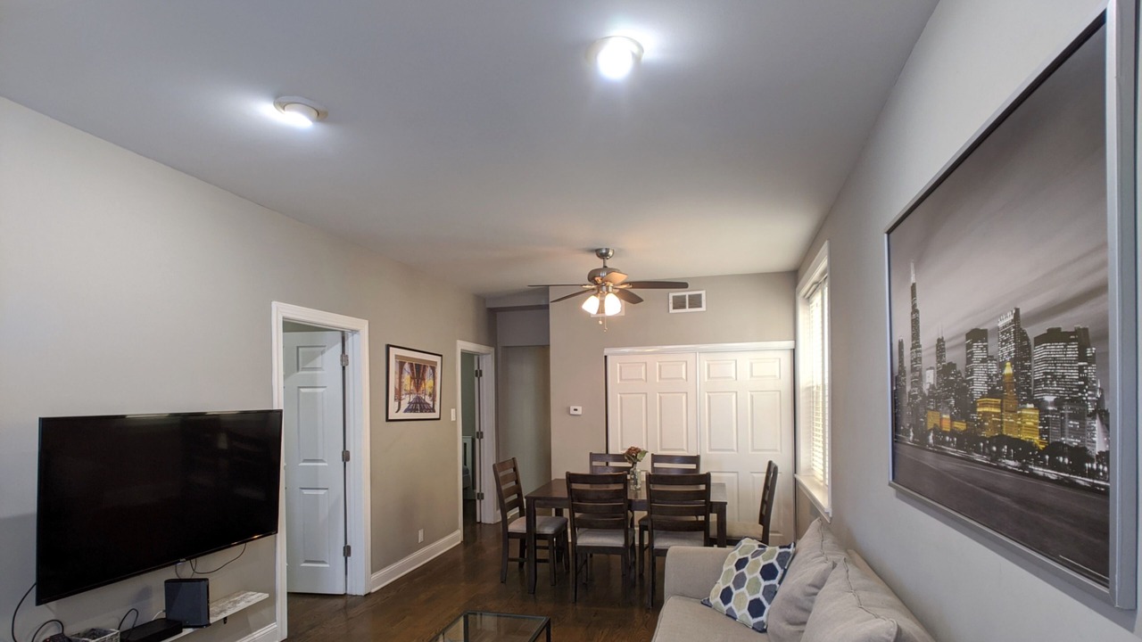 Photo of Livingroom in North Center