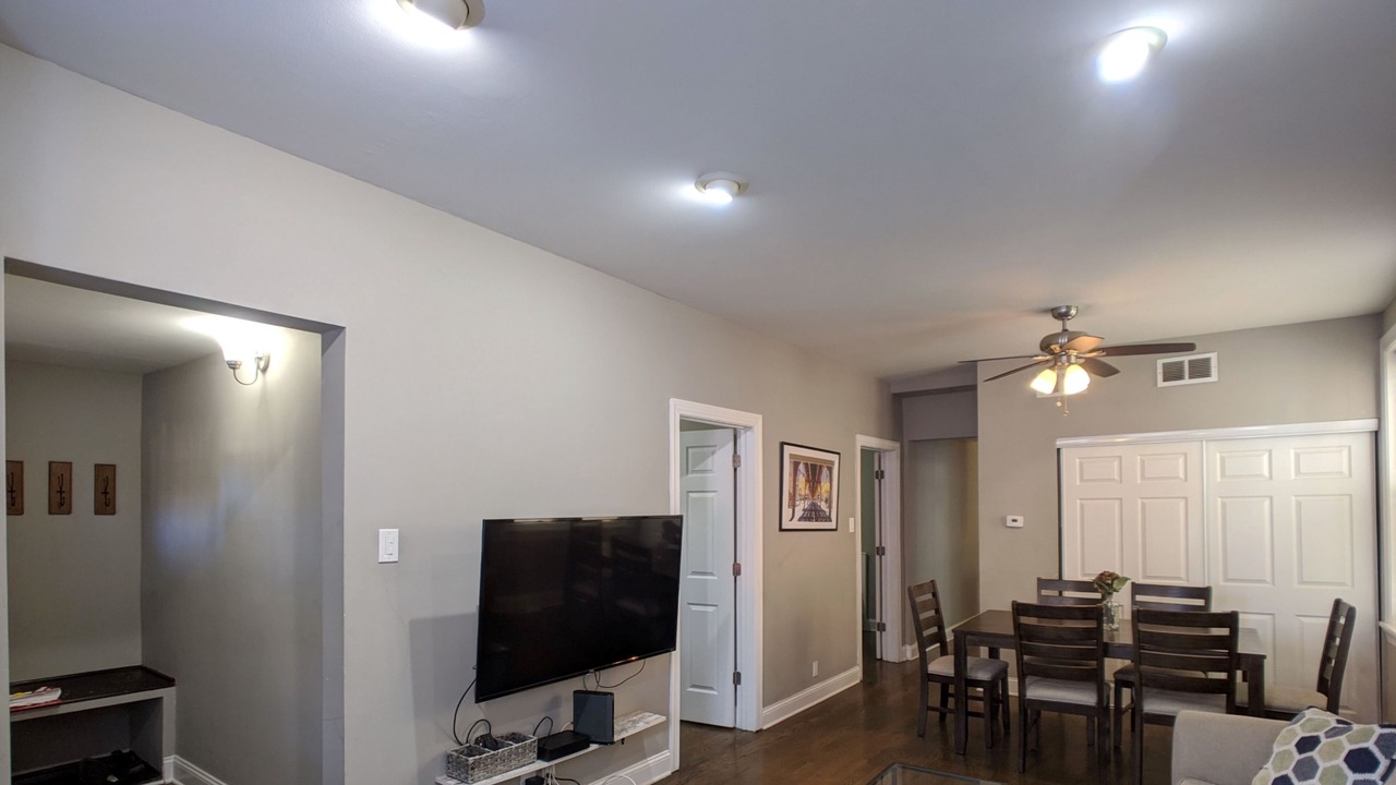 Photo of Livingroom in North Center