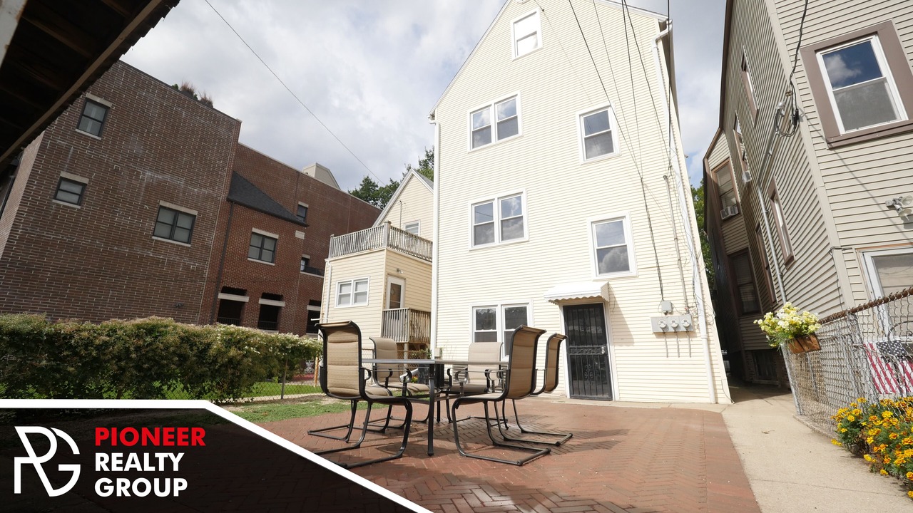 Photo of Outdoor in North Center