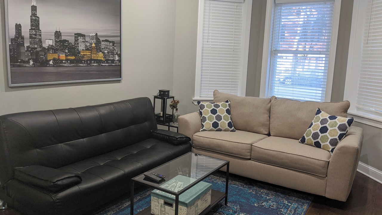 Photo of Livingroom in North Center