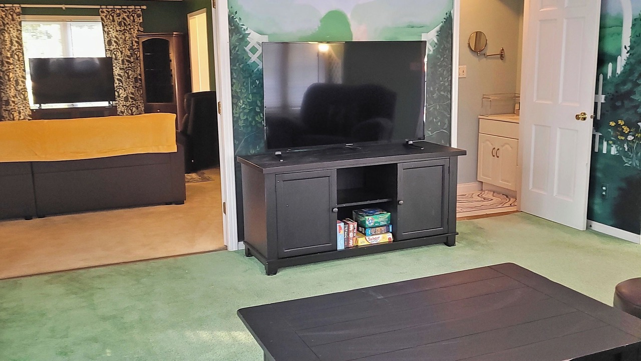 Photo of Livingroom in Leland Grove