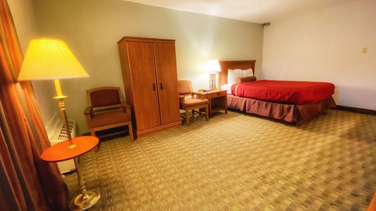 Photo of Bedroom in Galesburg