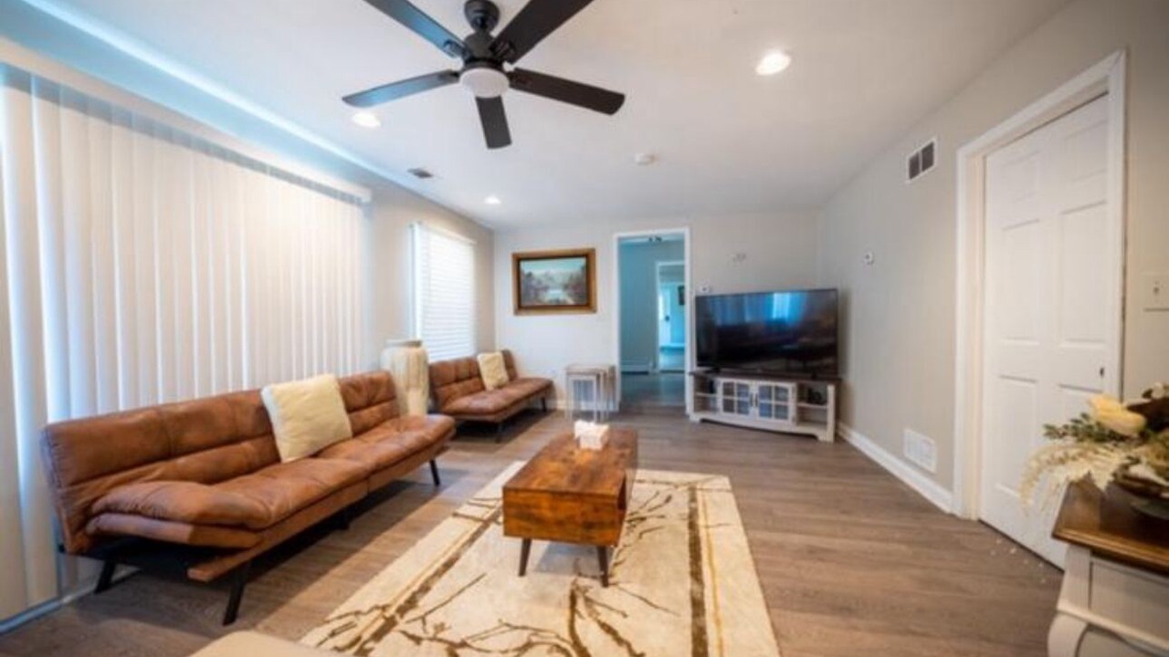 Photo of Livingroom in Chicago Ridge
