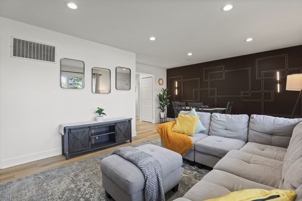 Photo of Livingroom in Morton Grove