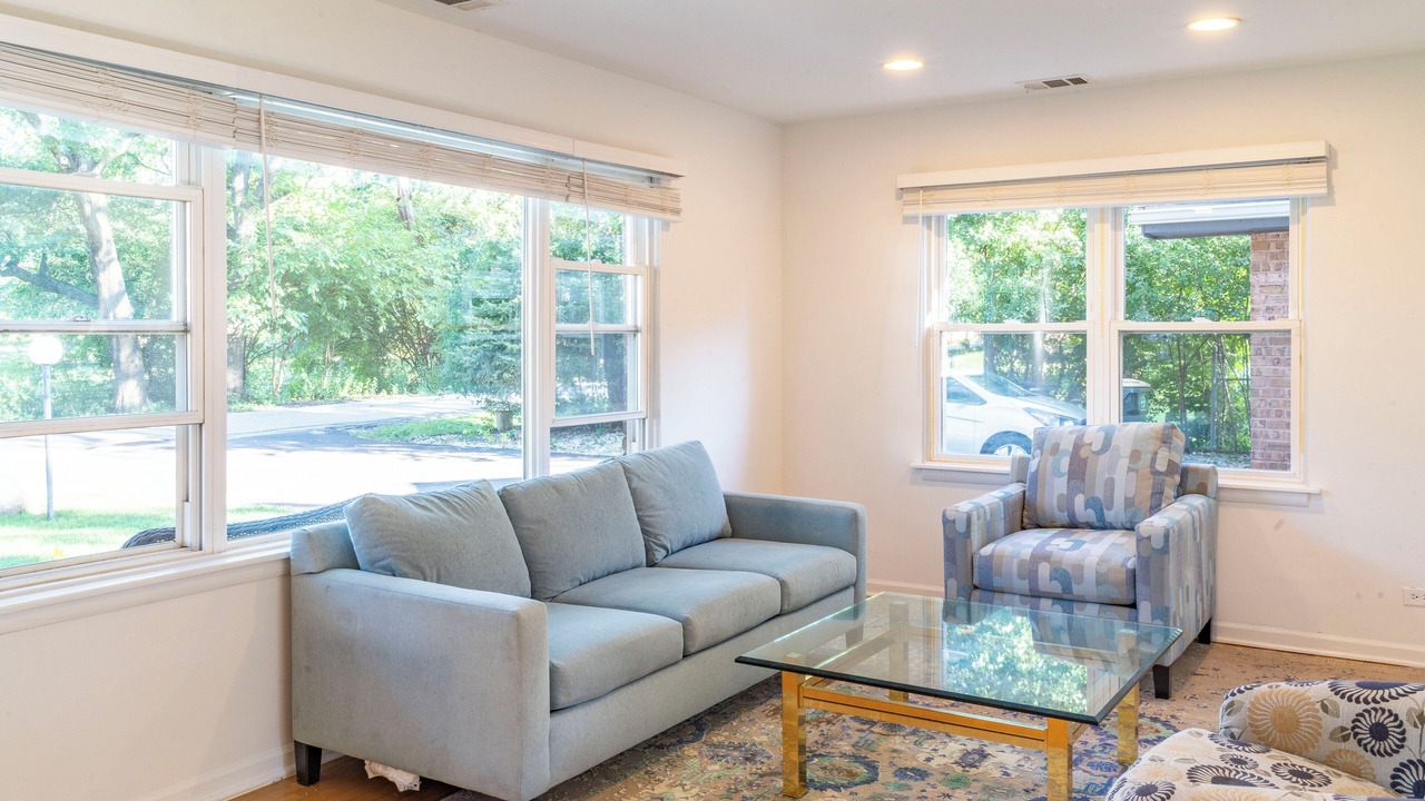 Photo of Livingroom in Burr Ridge