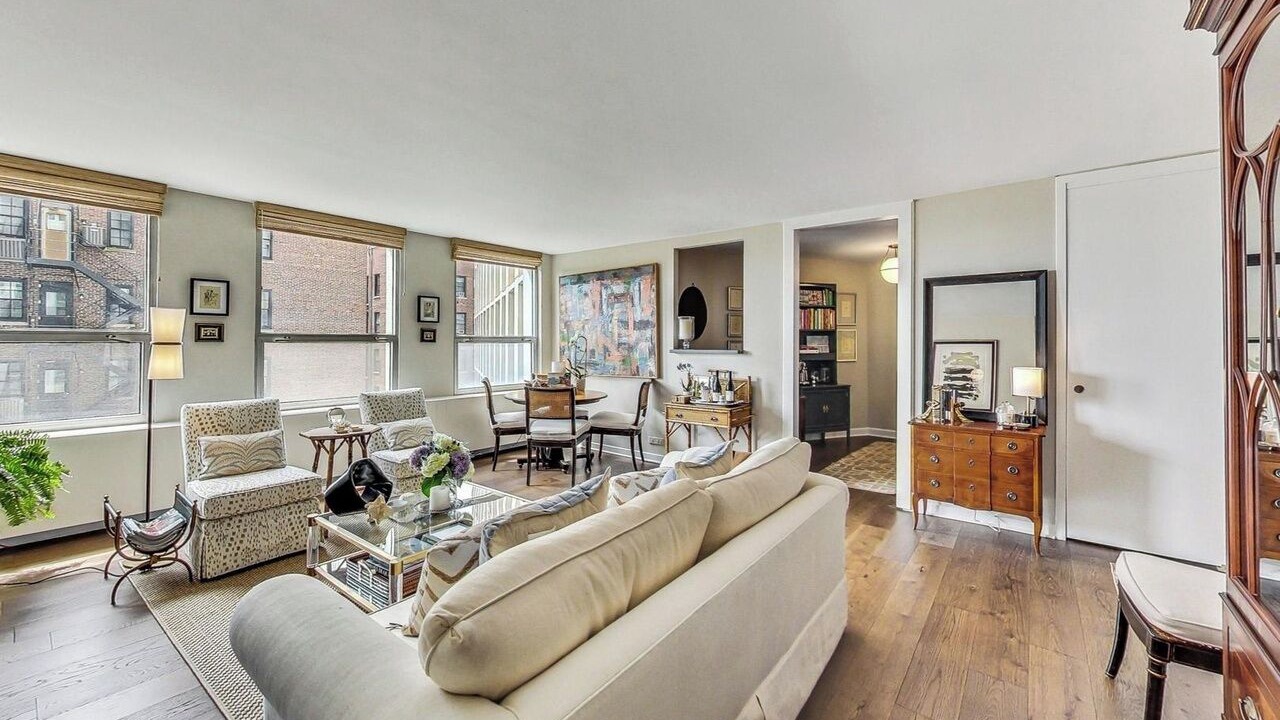 Photo of Livingroom in Lincoln Park