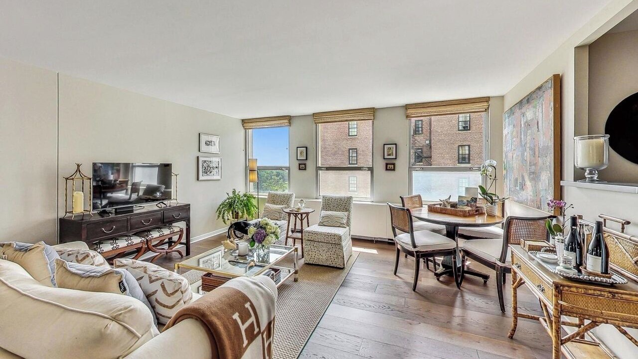 Photo of Livingroom in Lincoln Park