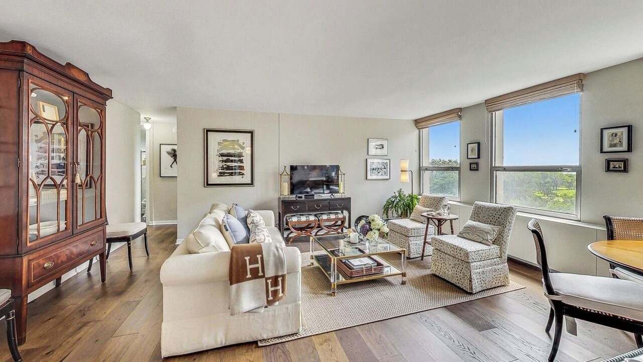 Photo of Livingroom in Lincoln Park